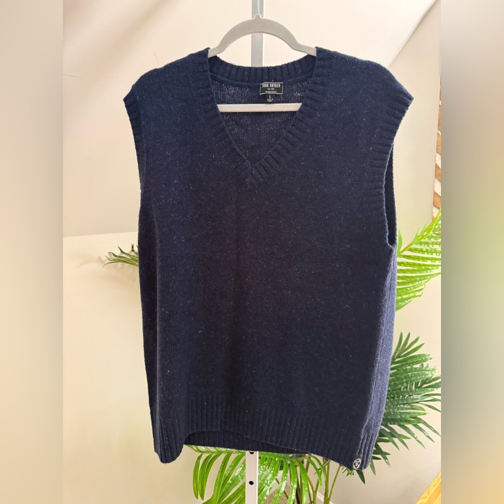 Todd Snyder wool sweater‎ vest in navy men's Large